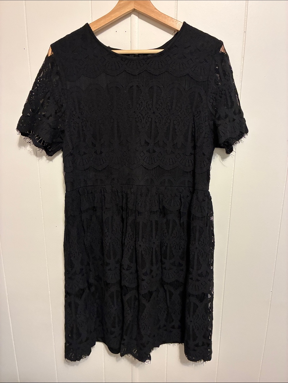 Forever 21 Black Lace Short-Sleeve Dress